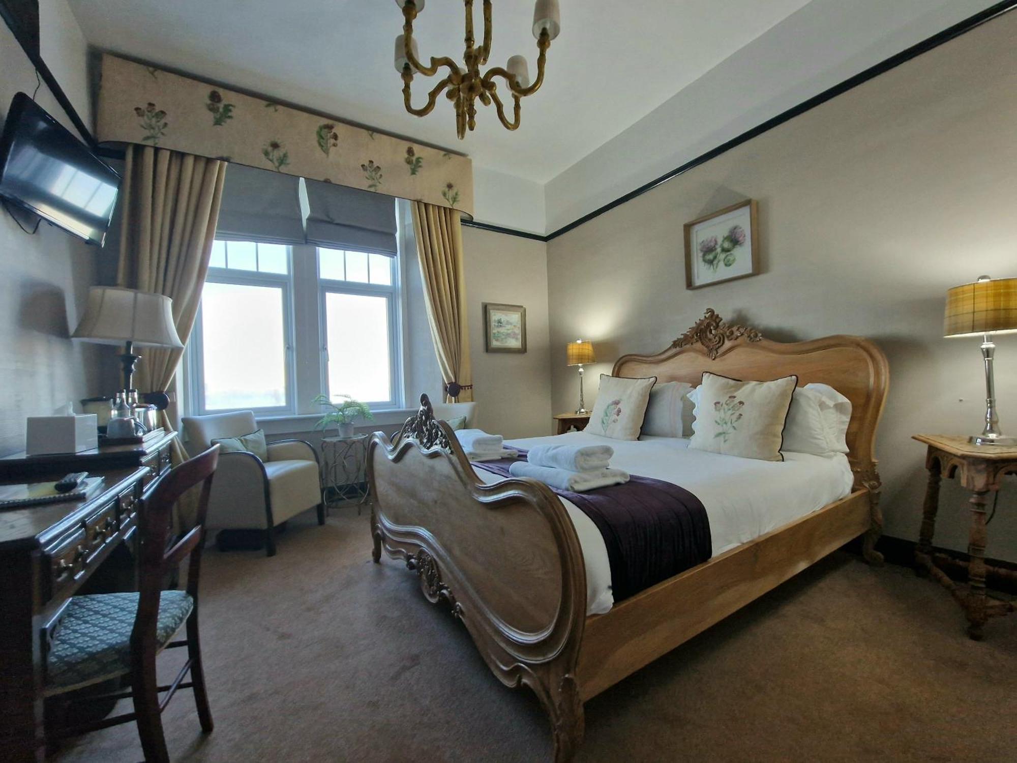 מאלייג West Highland Hotel מראה חיצוני תמונה