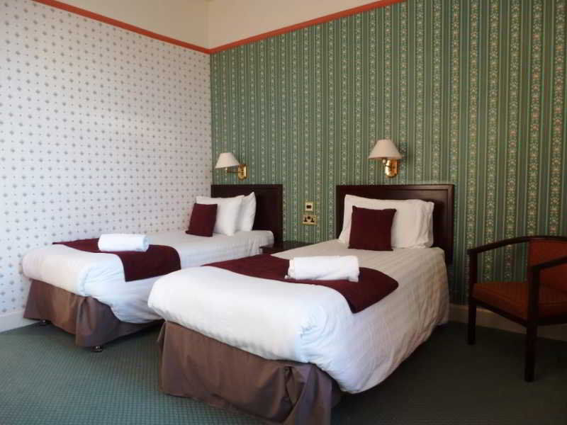 מאלייג West Highland Hotel מראה חיצוני תמונה